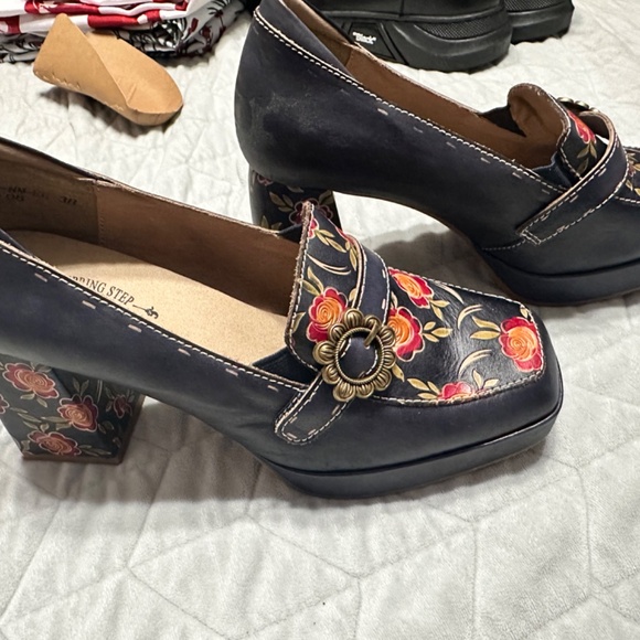 Spring Step L'Artiste Pumps / Platform Navy floral size 38 or 7.5 - Picture 2 of 4